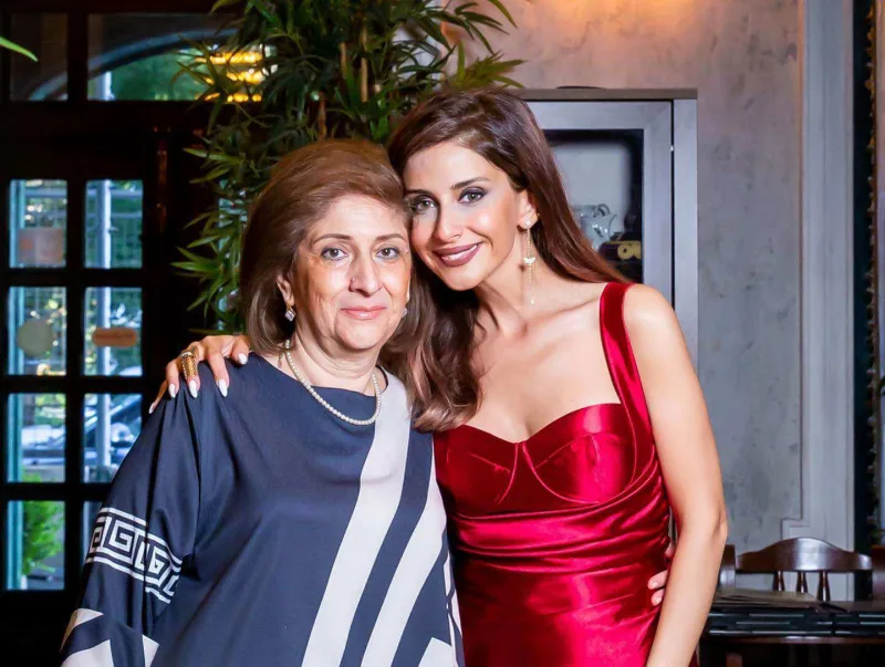 “Mənə bu dünyanı sevdirənimsən!” - Leyladan anasına