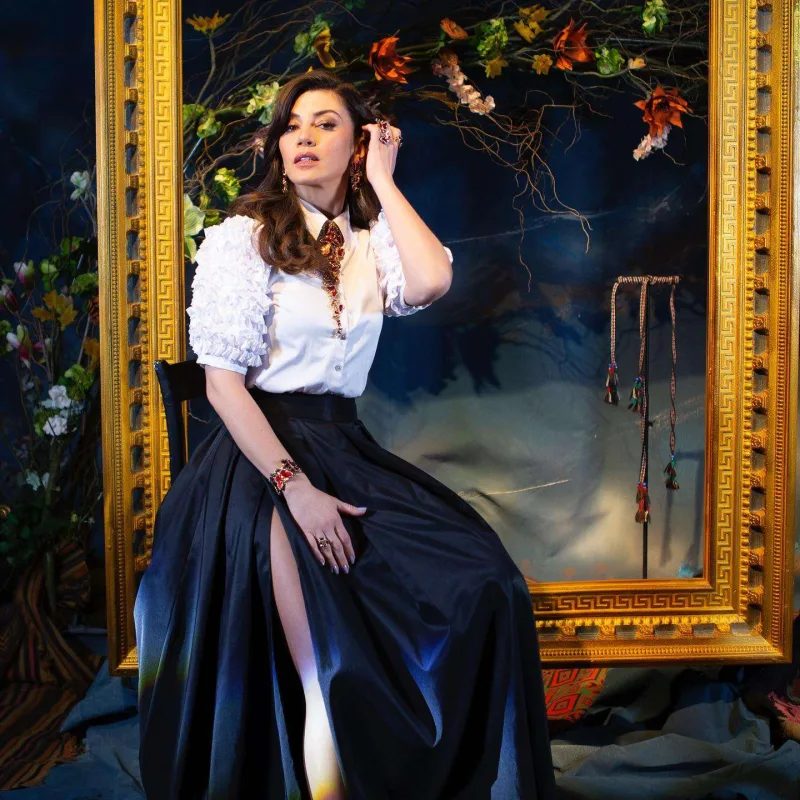 Gökçe çəkilişlərdən doymur