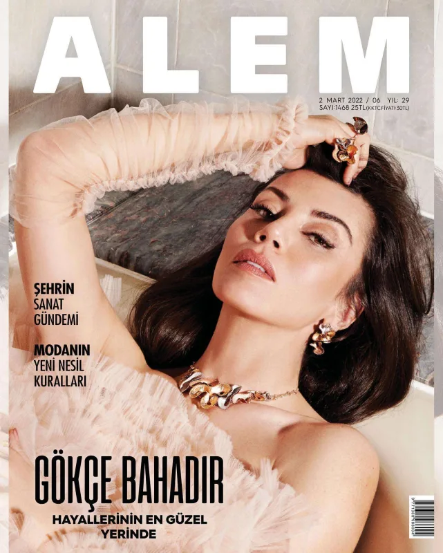 Gökçe çəkilişlərdən doymur