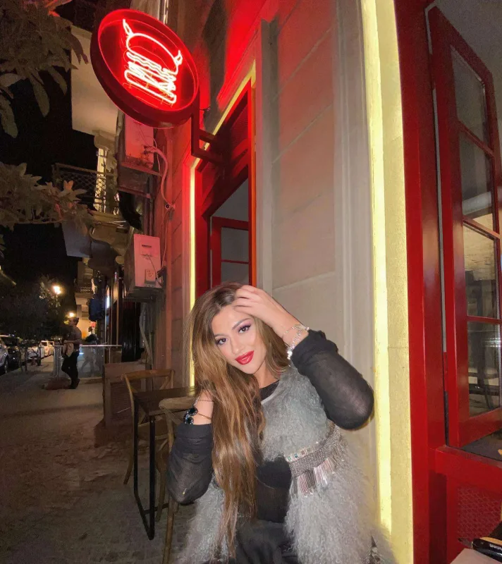 İlqarə yenə kökəldi