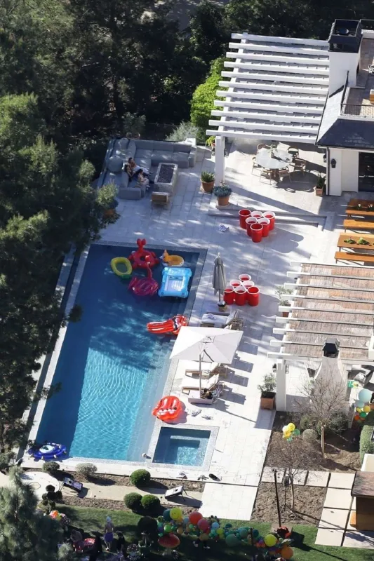 Castinin 25,8 milyonluq evində doğum günü