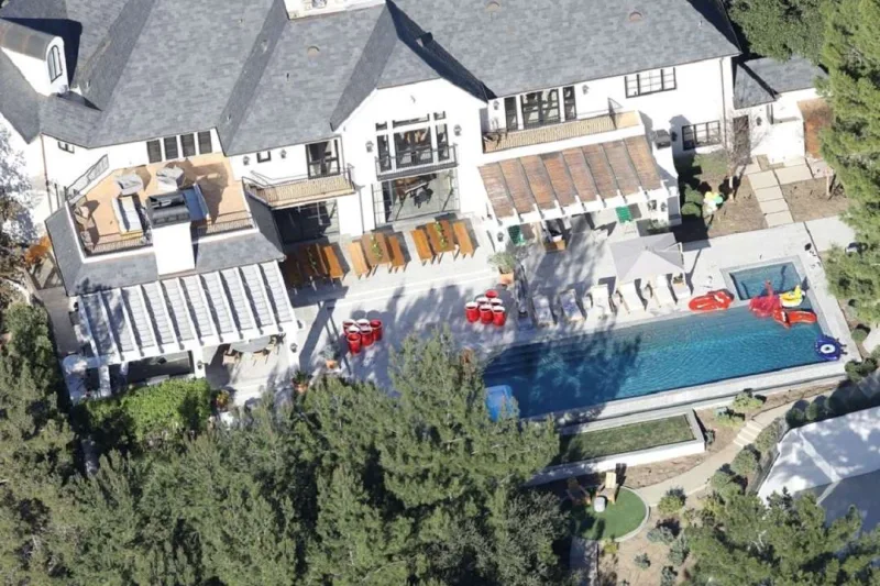 Castinin 25,8 milyonluq evində doğum günü