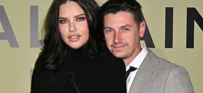 Üçüncü uşağına hamilə olan Adriana dəfilədə... - Fotolar