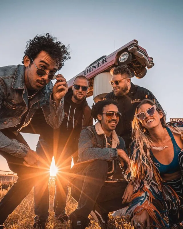 Dua Lipanı məhkəməyə verdilər