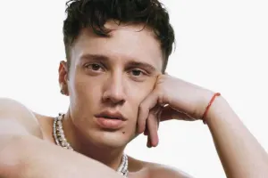 “Bu, anti-demokratik ölkələrdə olan bir qadağadır”