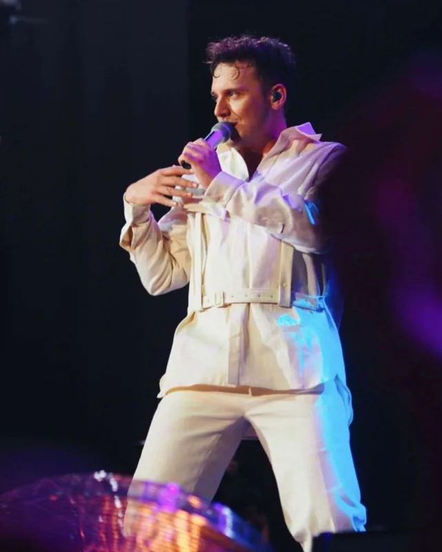 “Bu, anti-demokratik ölkələrdə olan bir qadağadır”