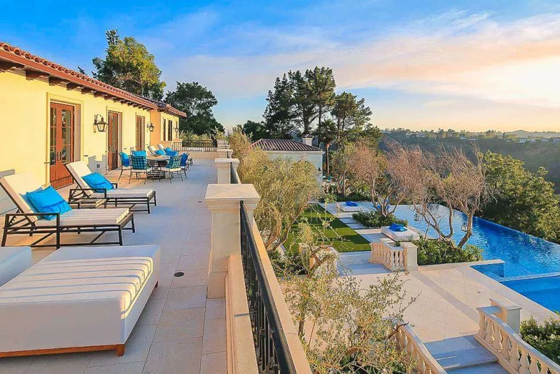 Evini 14,8 milyon dollara satır