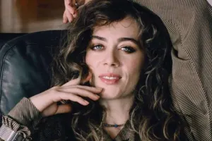 Demet Evgar ana olacaq