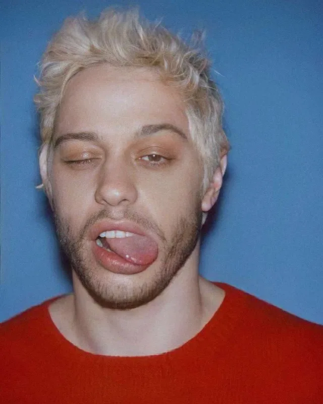 Boşanandan sonra sevgilisindən danışdı