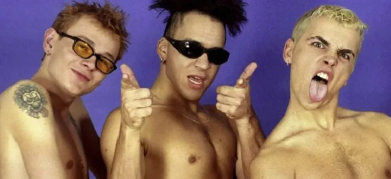 Rusiyanın məşhur müğənnisi intihar etdi