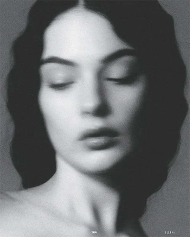 Belluçinin qızı Rusiyanın məşhur jurnalı üçün kamera qarşısında