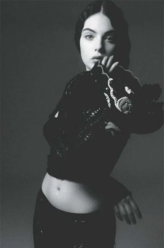 Belluçinin qızı Rusiyanın məşhur jurnalı üçün kamera qarşısında