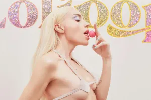 Gülşen “Lolipop”u təqdim etdi