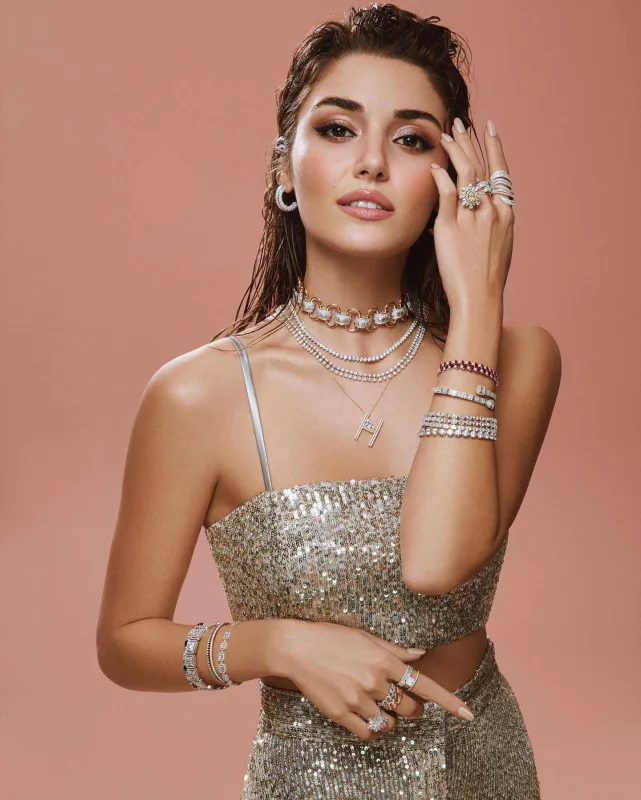 Hande Keremi tez unutdu