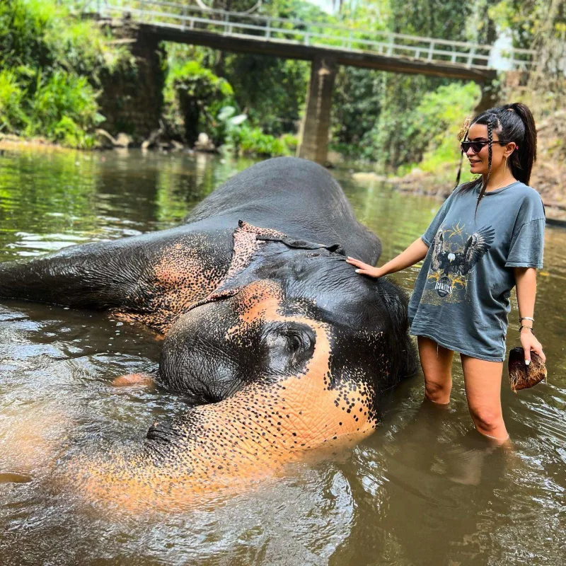 Pərvin və rəfiqələrinin Şri-Lanka tətili