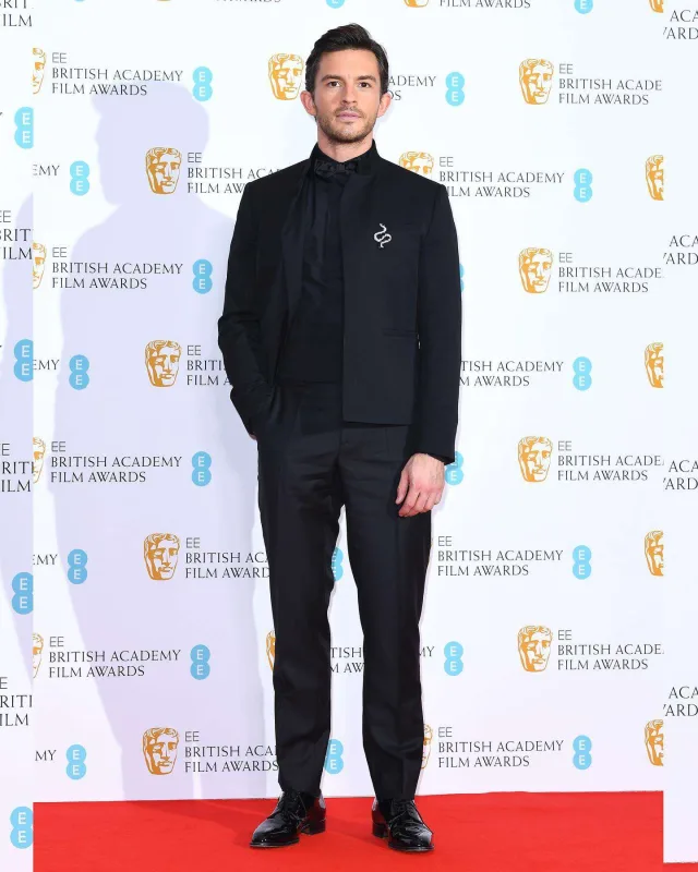 Qırmızı xalının ulduzlarına həm tərif, həm tənqid