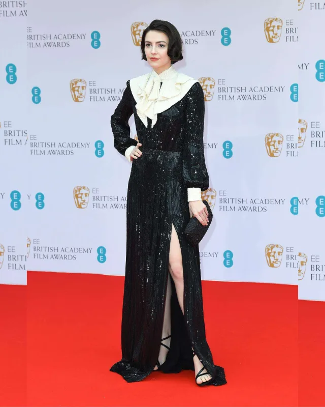 Qırmızı xalının ulduzlarına həm tərif, həm tənqid