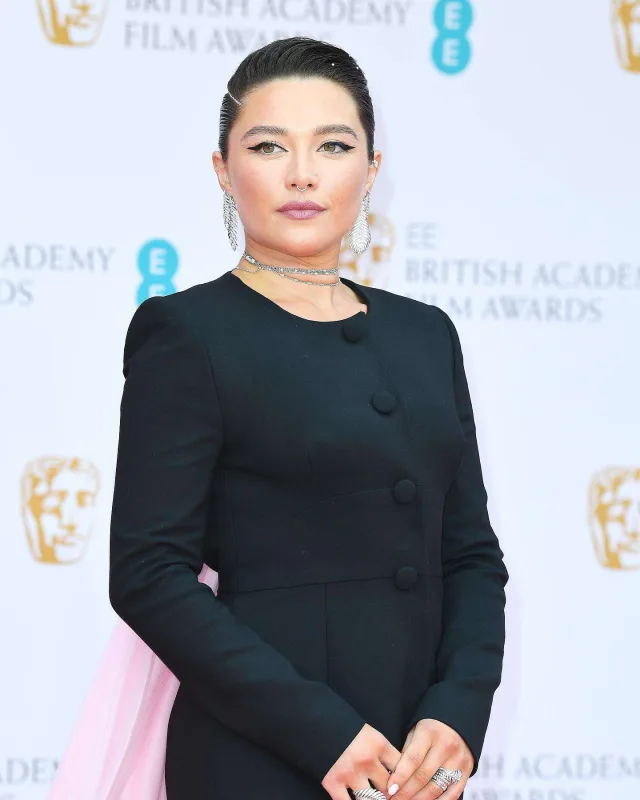 Qırmızı xalının ulduzlarına həm tərif, həm tənqid