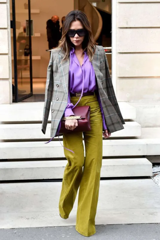 Viktoriya Bekhem imzası indi çantalarda