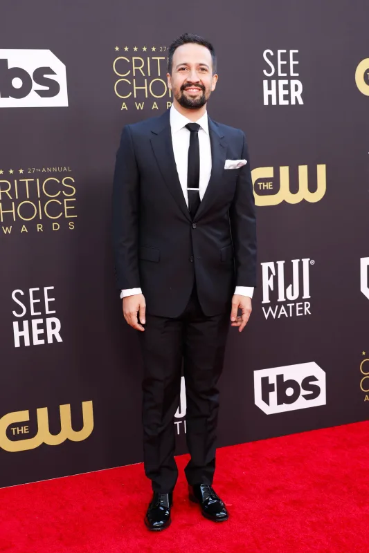 Yaradıcı siluetlər, cəsur rənglər - Dəb gecəsi