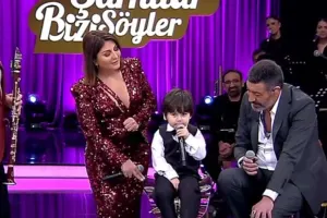 Hakanın 5 yaşlı fanatı ilə dueti gündəm oldu