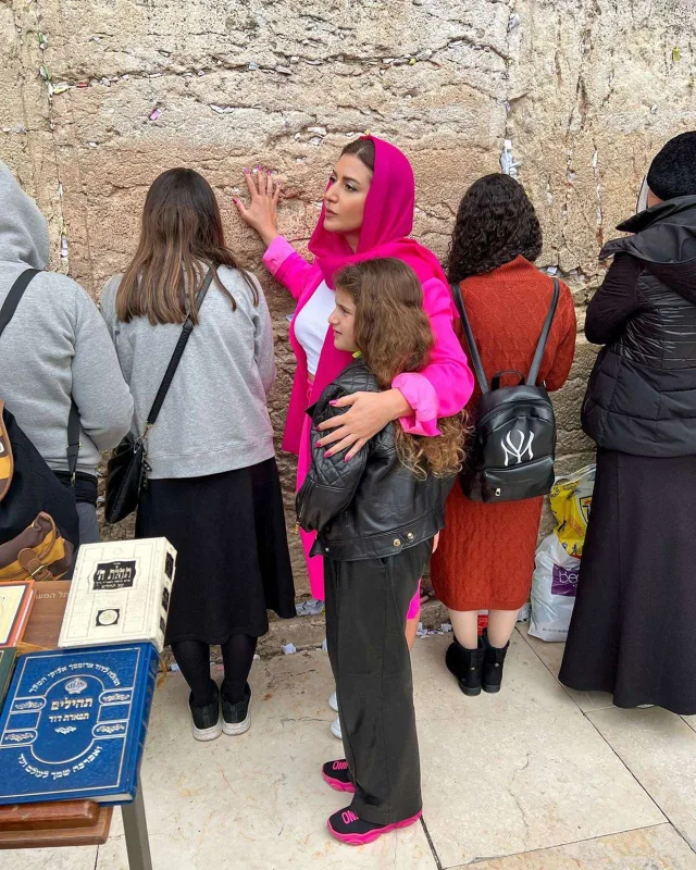 Jasmin də Rusiyanı tərk edib