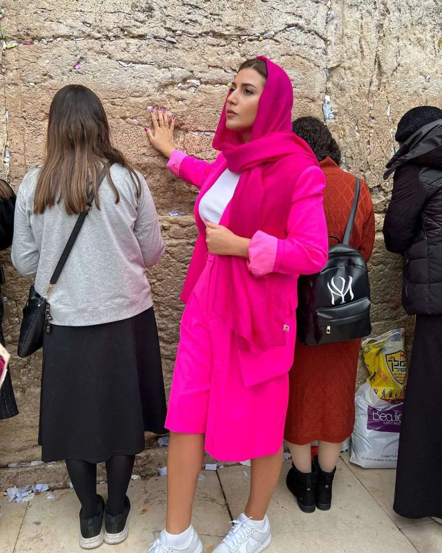 Jasmin də Rusiyanı tərk edib