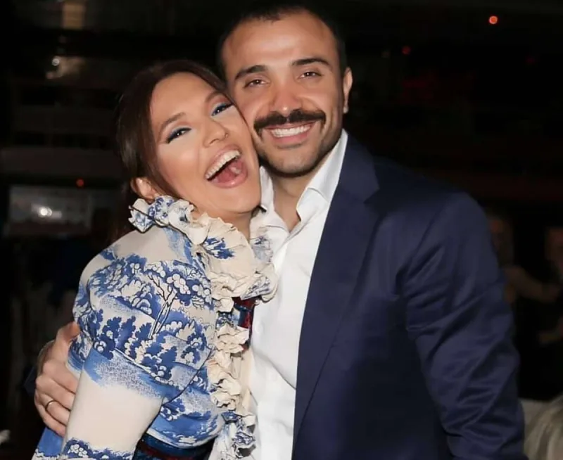 Demetin ərinin borcu 500 milyonu keçib