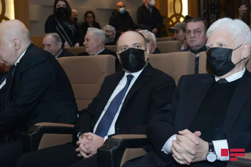 Rüstəm İbrahimbəyovla vida