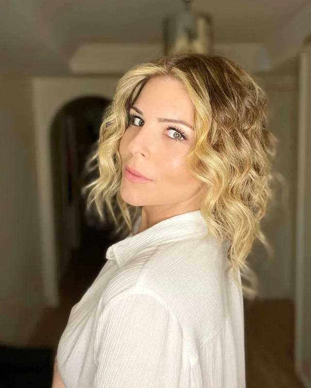 İş adamı aktrisaya hücum etdi