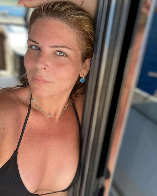 İş adamı aktrisaya hücum etdi