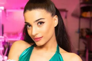 Səmra maşınına hücum edən şəxsdən yazdı