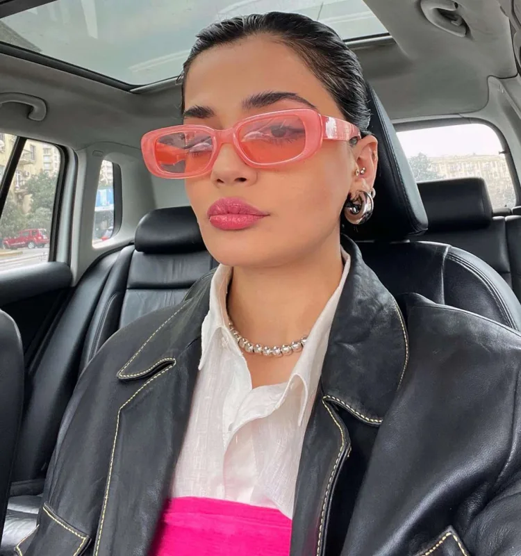 Hissdən Faraha xoş gəldin gülləri