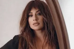 Roza 8 illik fanatı ilə evlənir