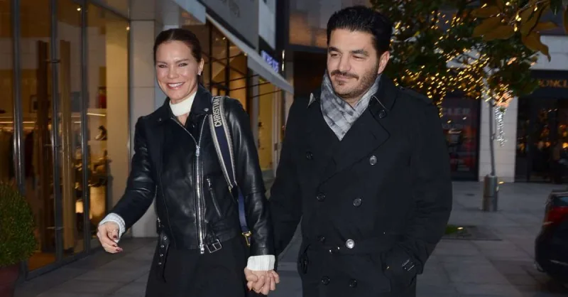 Ebru əriylə keçmişini sildi, boşanır