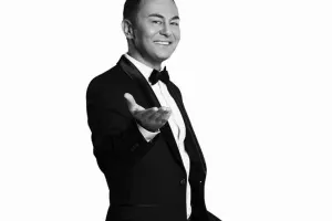 Serdar özünü "Popun kralı" elan etdi