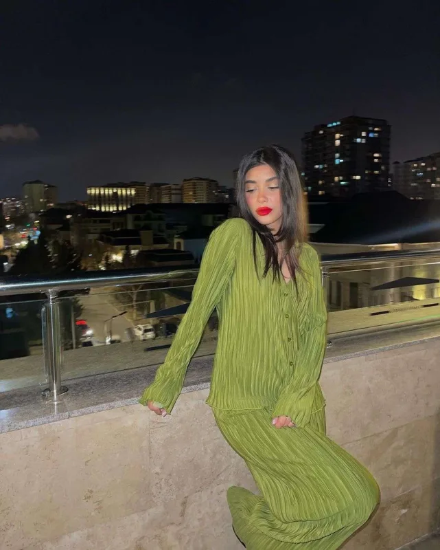 Aysellə Sabi eyni libasda