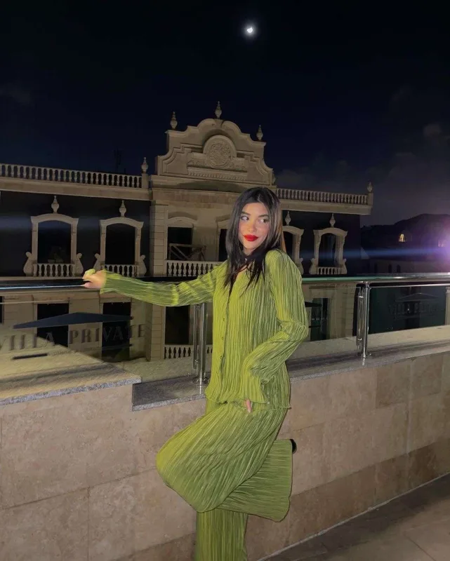 Aysellə Sabi eyni libasda