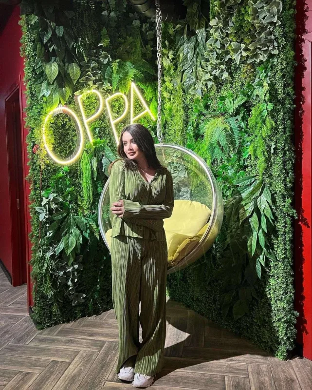 Aysellə Sabi eyni libasda