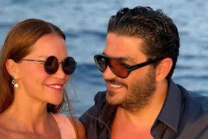 Ebrudan boşanma xəbərlərinə reaksiya