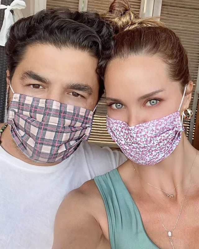 Ebrudan boşanma xəbərlərinə reaksiya