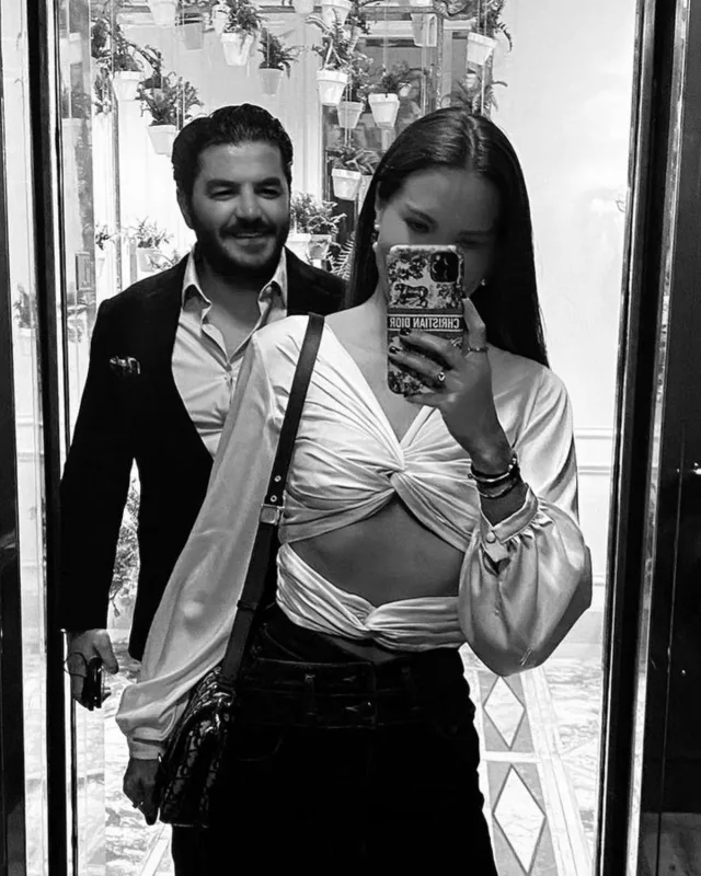 Ebrudan boşanma xəbərlərinə reaksiya