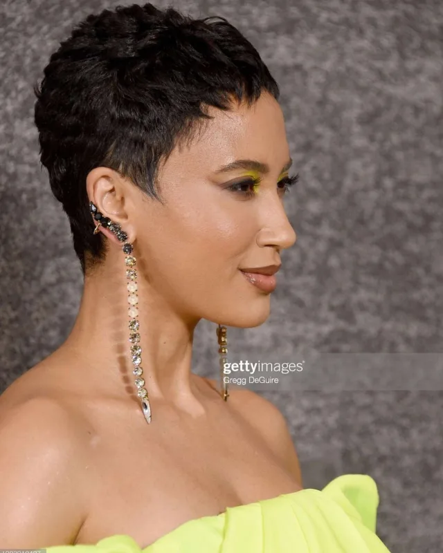 Andy Allo azərbaycanlı dizaynerin libasında