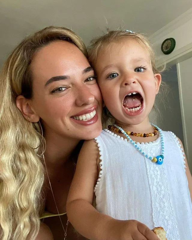 Seda ikinci dəfə ana olacaq