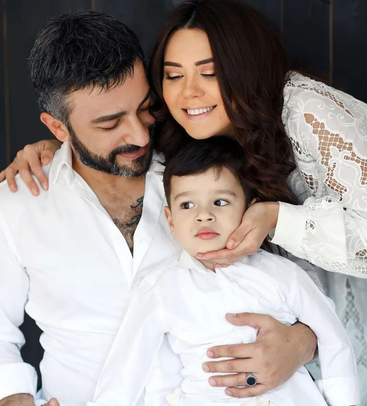 Oksana oğlu üçün 40 min tələb edir