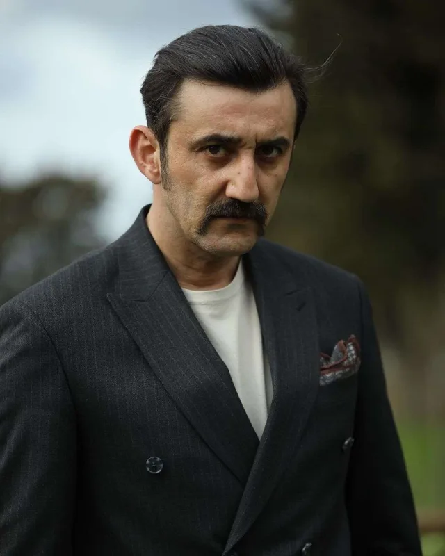 Necip  “Üç kuruş”a daxil oldu