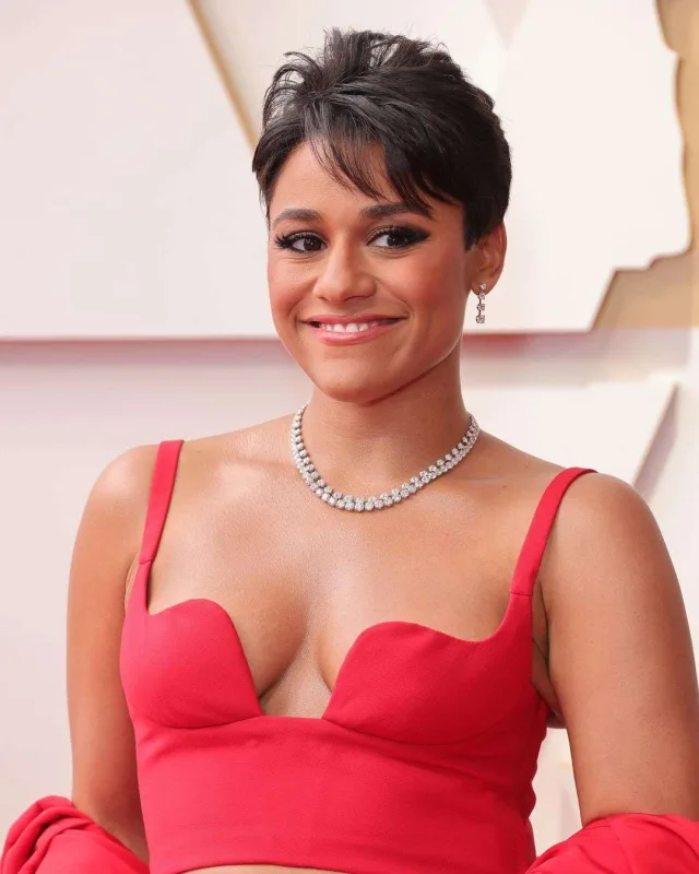 “Oskar”ın qırmızı xalçasında parıldadılar...