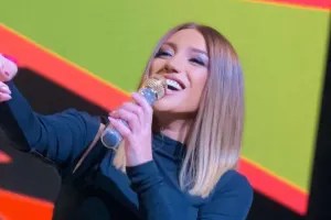 Röya Ayxan coşdurdu - Video