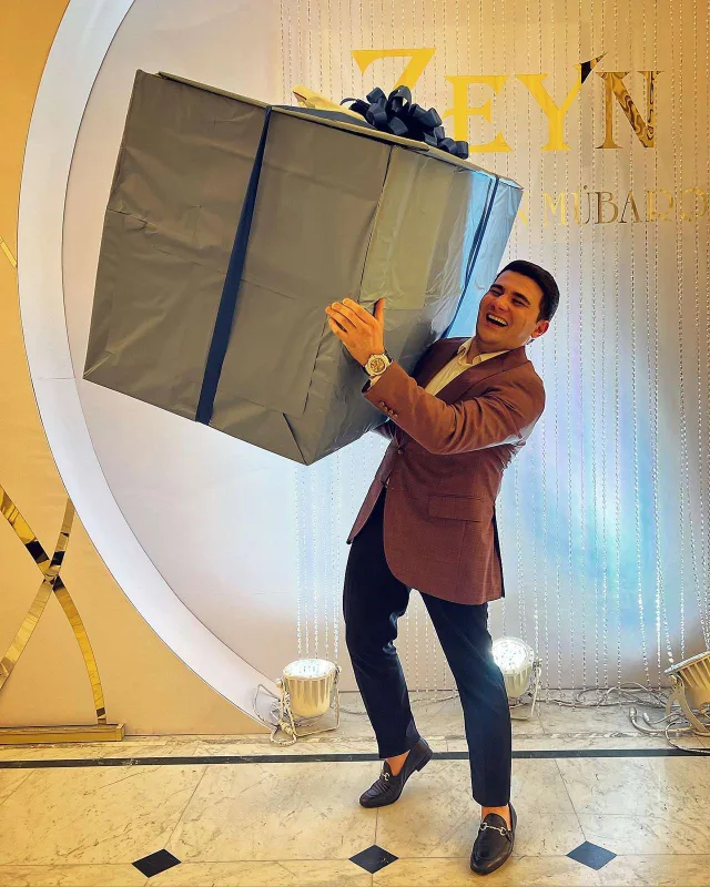 Zamiq oğluna kiçik toy etdi