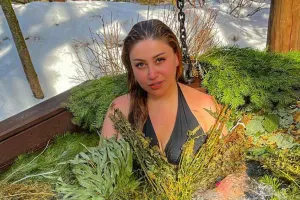 Rusiyada qalan Damla belə dincəlir